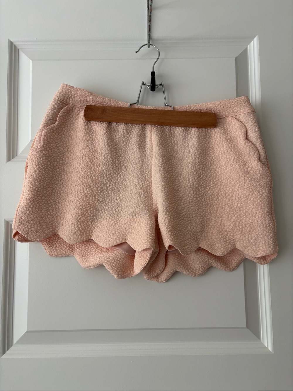 Mi ami Textured Scallop Hem Pink Women's Shorts S